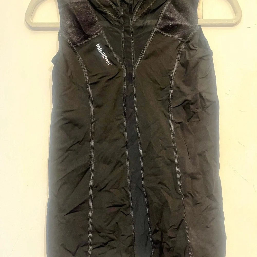 Intelliskin Black Sleeveless Posture Top - Picture 3 of 5